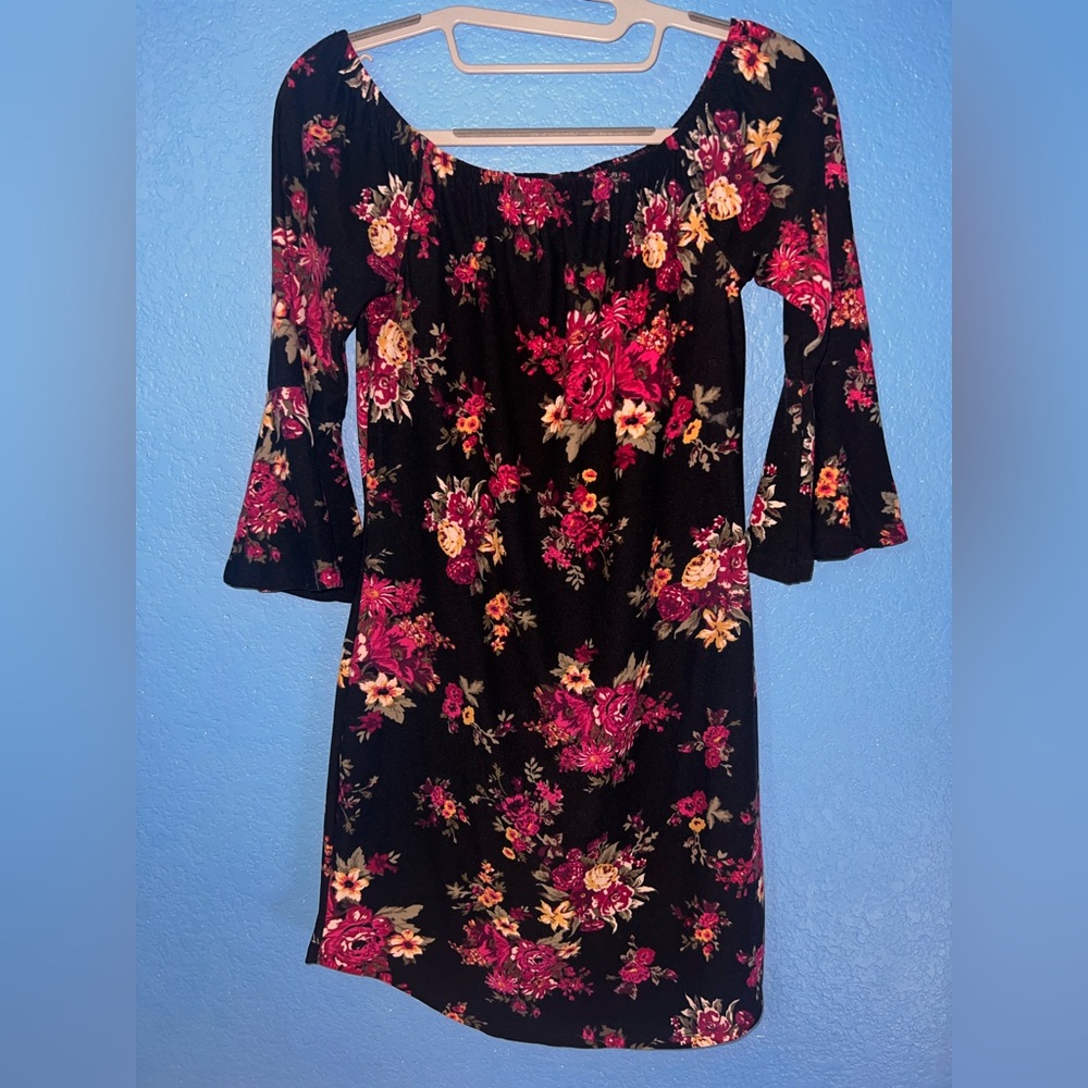 Kristen Nicole Women’s Black Floral Dress Size Small with Bell Sleeves
